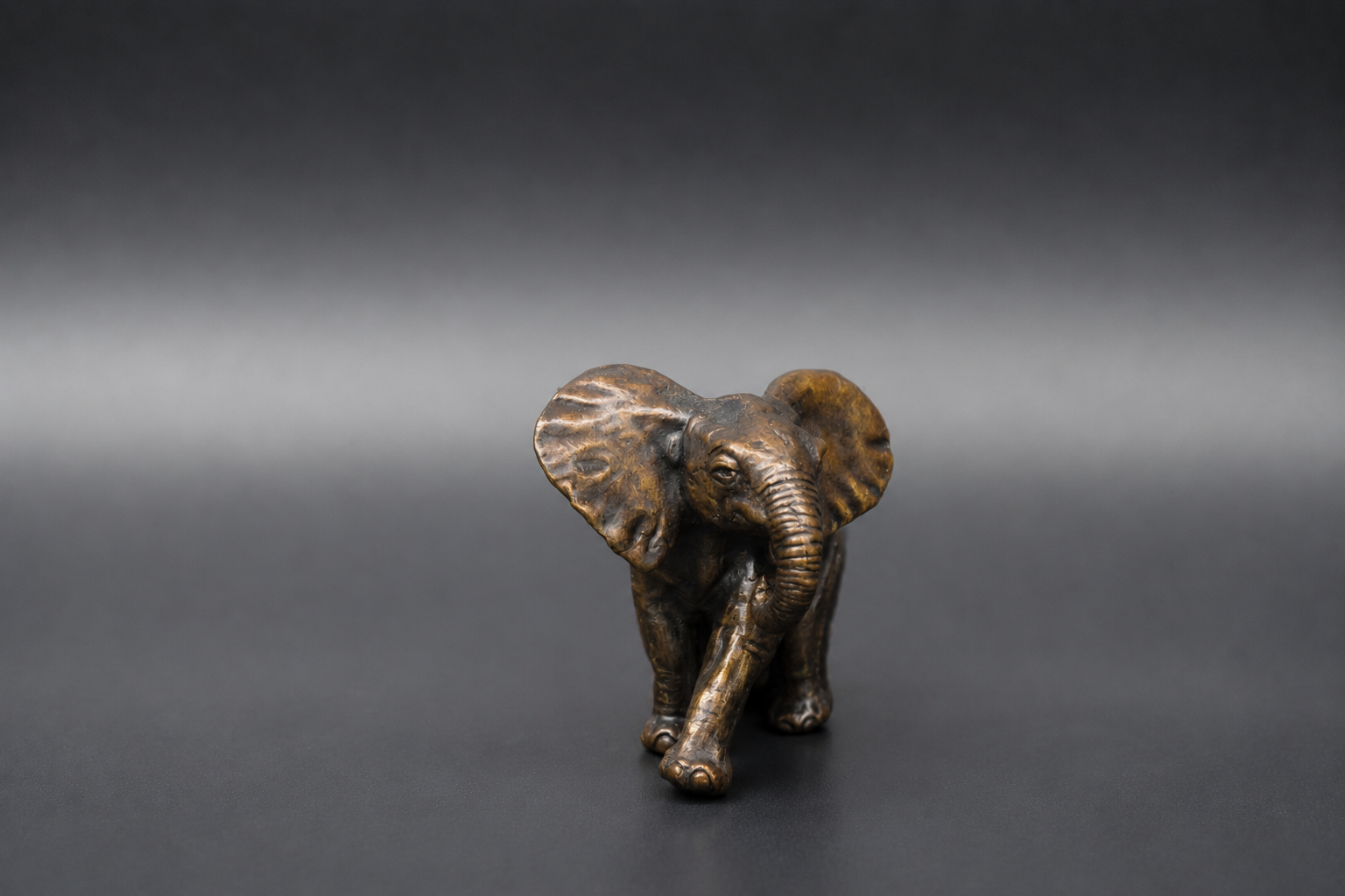 Small Bronze Attitude - Elephant Calf